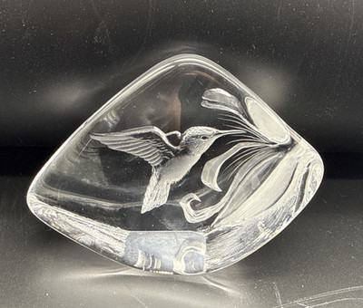 27488/ Mats Jonasson Maleras Kolibri Relief Glas Skulptur Figur Höhe ca. 7,5 cm