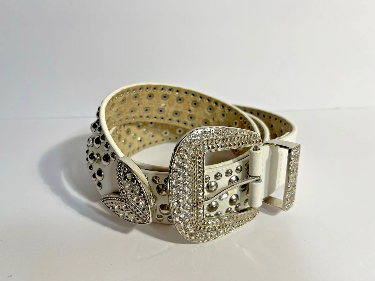 VINTAGE White Big Buckle Belt VTG Leather S

SIZE - it fits like a small best Vintage 90s White Leather Belt With Large Gold Art Deco  main image 2