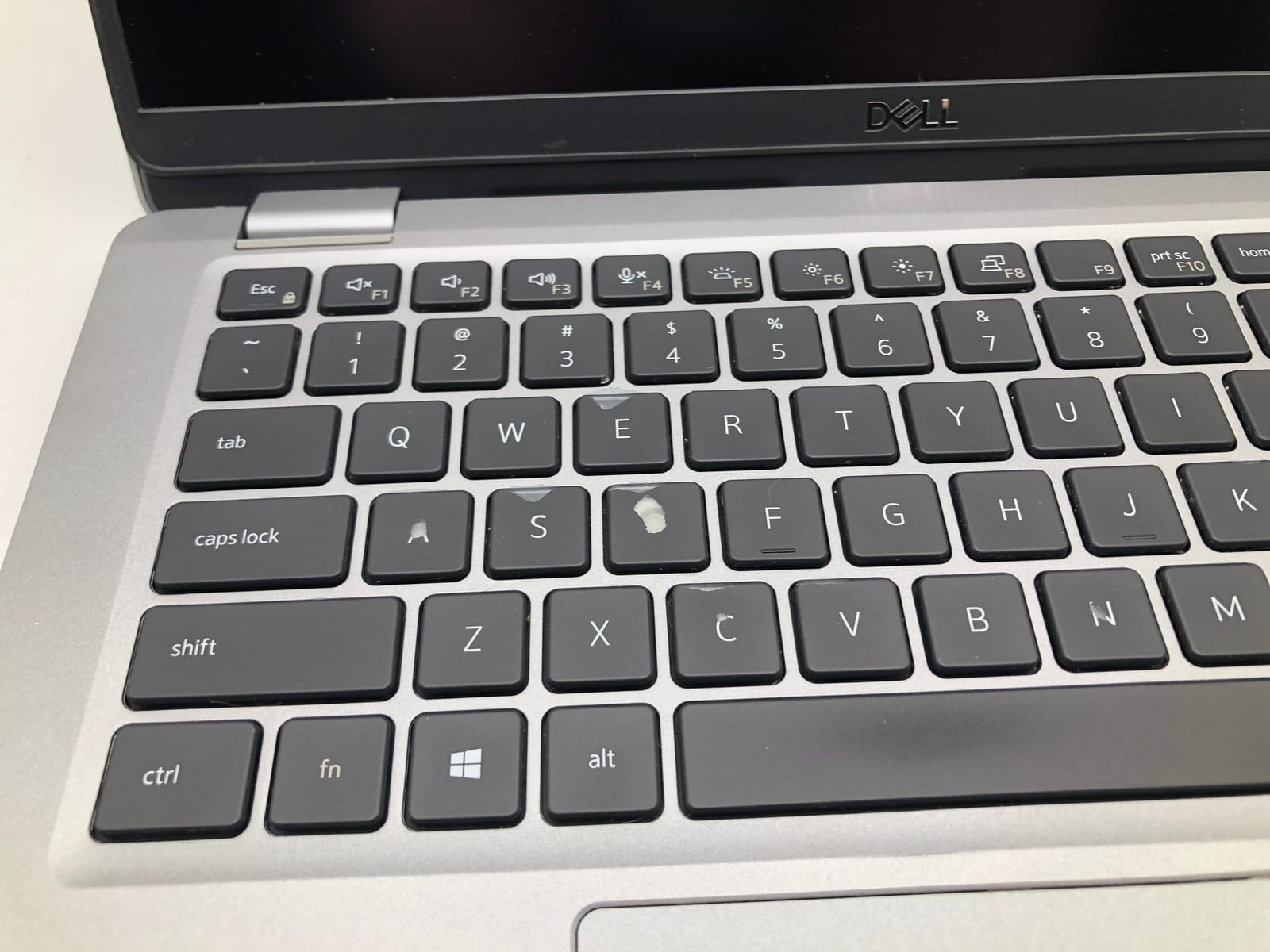 Dell Latitude 5320, 13.2-Inch Laptop, with Intel Core i7-1185G7, Windows 11 Pro