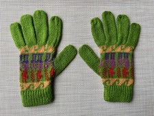 Knit Gloves Green Design