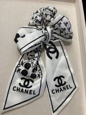 CHANEL Women s White/Black Silk Floral Logo Bow Scrunchie Hair Tie
