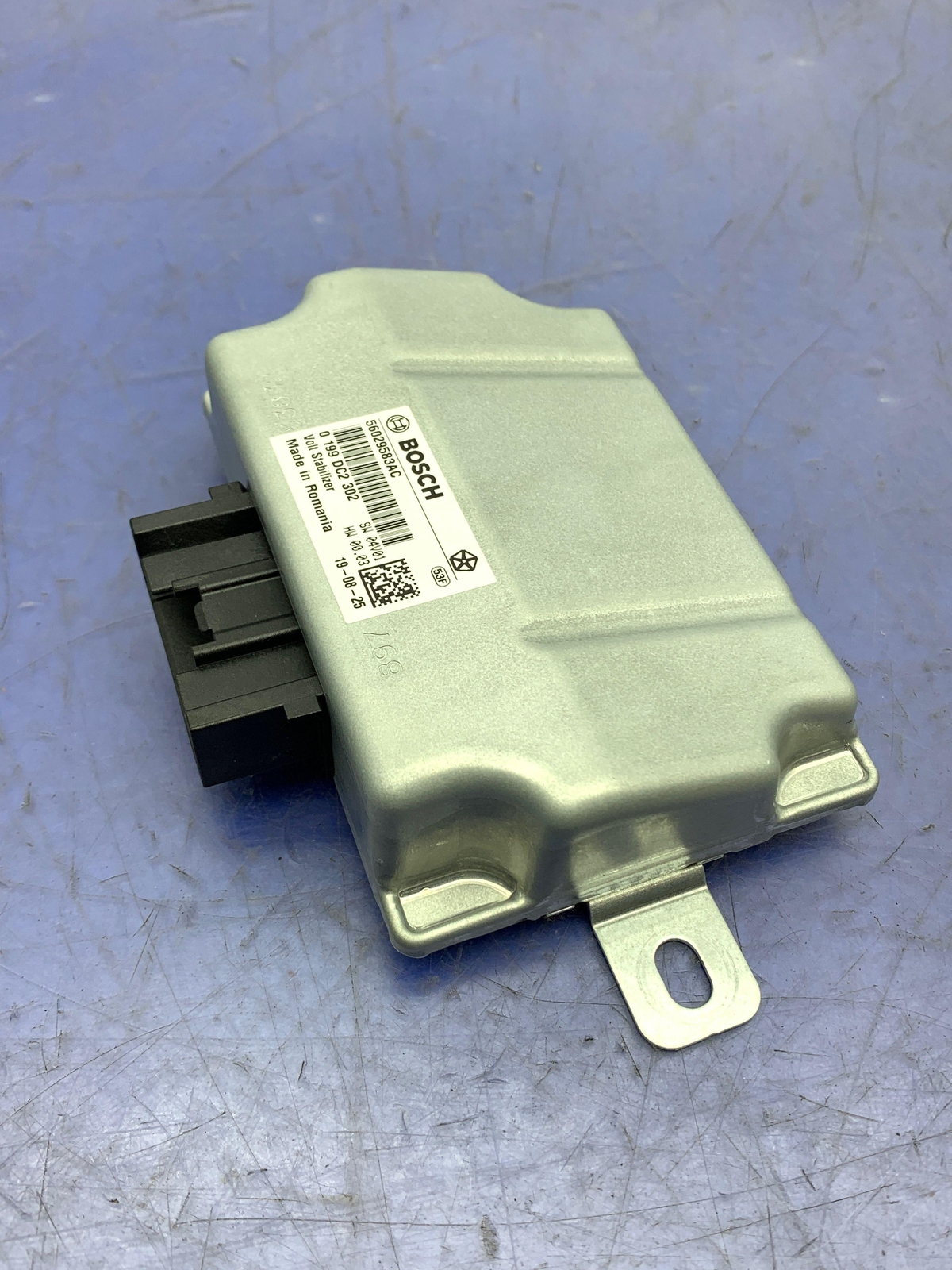 2017-2020 MASERATI LEVANTE M161 OEM VOLTAGE STABILIZER POWER INVERTER 56029583AC