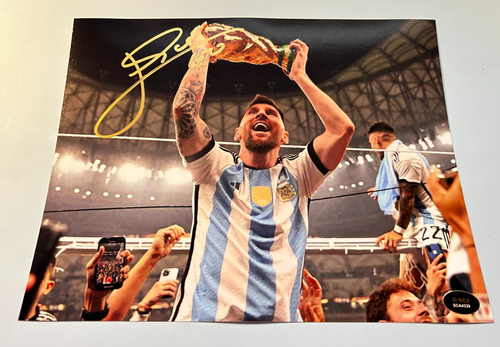 LIONEL MESSI Signed 8x10 (SOCCER: Argentina World Cup) Authentic Autograph w/COA