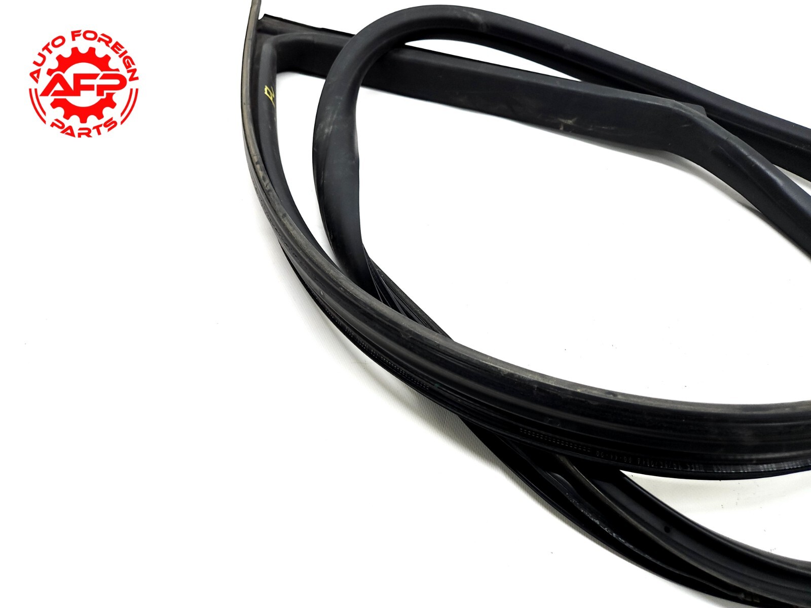 ⭐ 14-20 Maserati Ghibli Quatt Front Left Door Body Weatherstrip Gasket Seal Oem