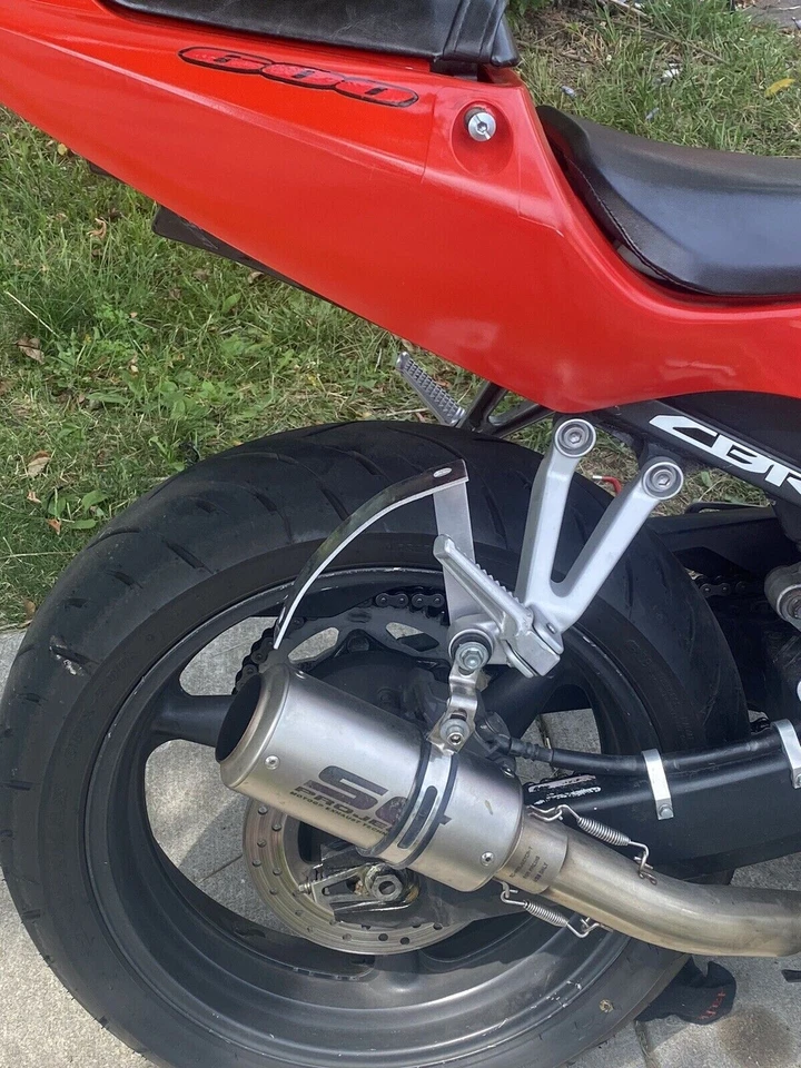 Suporte de etiqueta de realocação de placa de licença curva para Honda CBR600 650 Series - Imagem 3 de 4