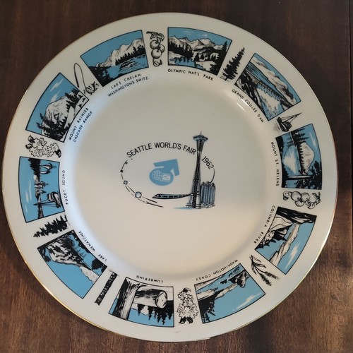 Vtg 1962 Seattle Worlds Fair Plate - Space Needle Salt & Pepper Shaker