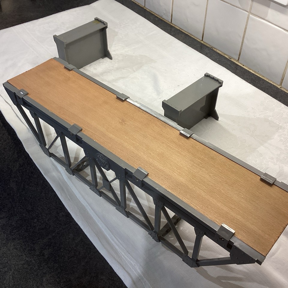 Triang 00 Gauge R78 Single Track Steel Girder Bridge & R77 Piers. See ...