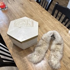 Clyde Burtrum Vintage Beige Fur Collar Genuine Fur Accessory with Original Box