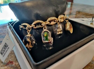 Moschino Time 4 Pirates Charm Bracelet Watch Hours & Minutes  display picture 1