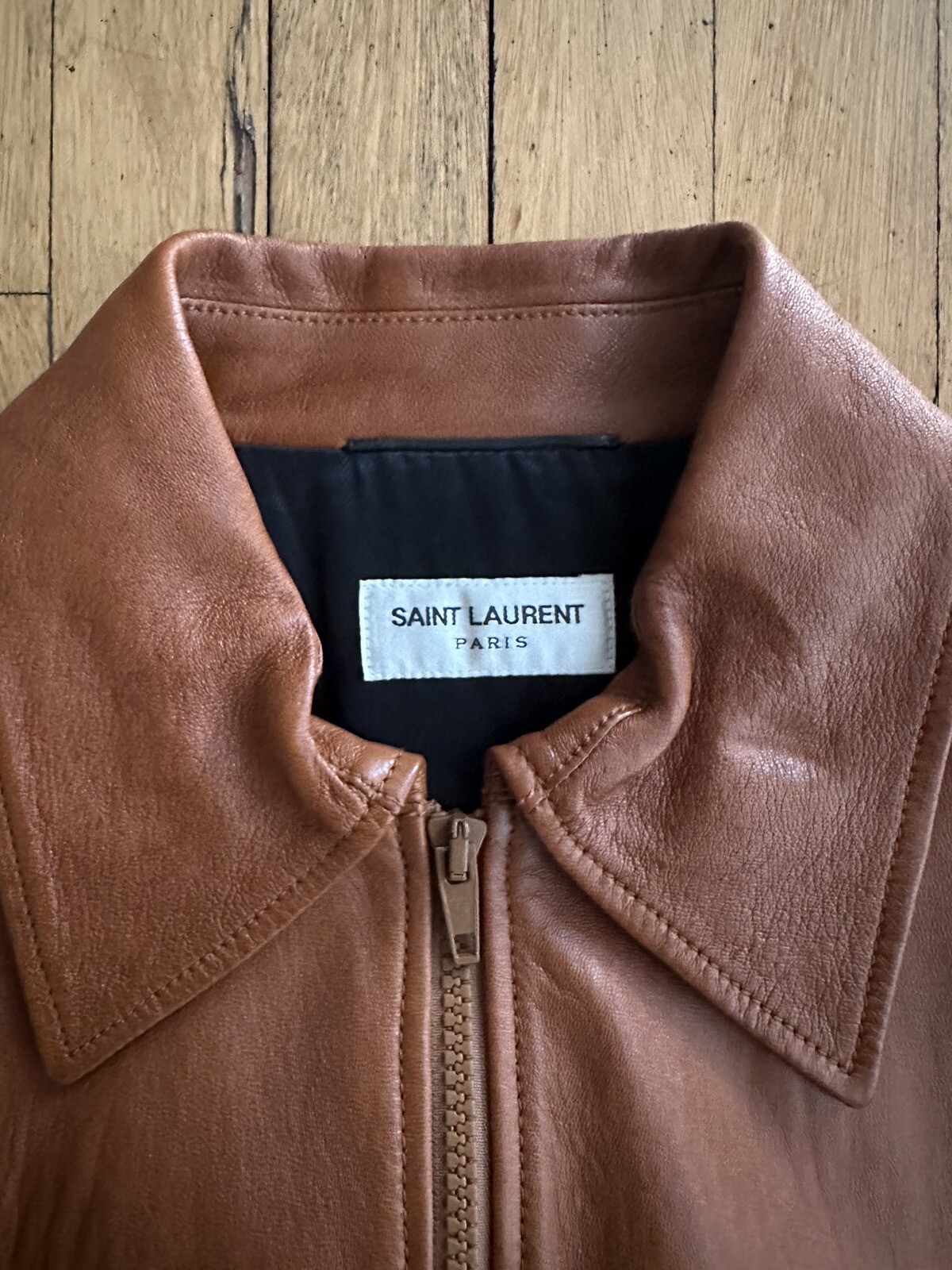 Giacca bomber in pelle marrone cognac Saint Laurent Hedi Slimane FW16 46