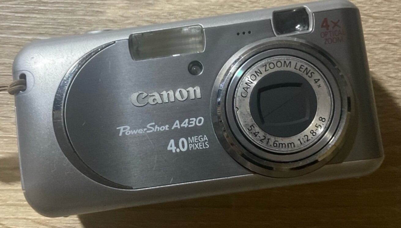 Canon PowerShot A430 Digital Camera 4.0 MP Silver READ