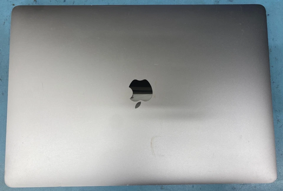 Apple MacBook Pro 15" 2016 · i7 · 16GB · 512GB, photo 1 of 4