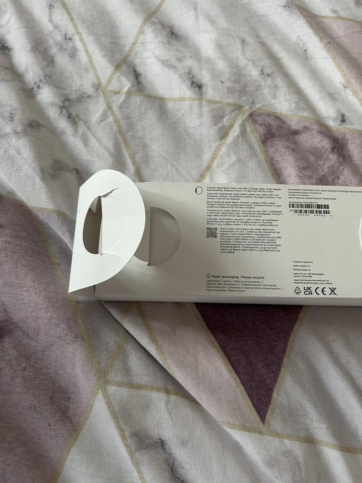 Apple Watch SE 40mm (2nd Gen) - Image 4 of 4