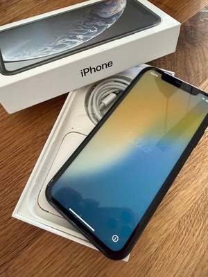 Apple iPhone XR 64 GB Schwarz Ohne Simlock In OVP Sehr Guter Zustand