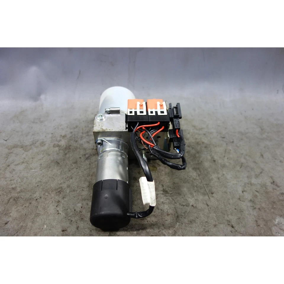 2008 - 2013 宝马 E88 1 系列可转换顶部液压泵电机单元工厂原始设备制造商 — 第 2/4 张图片