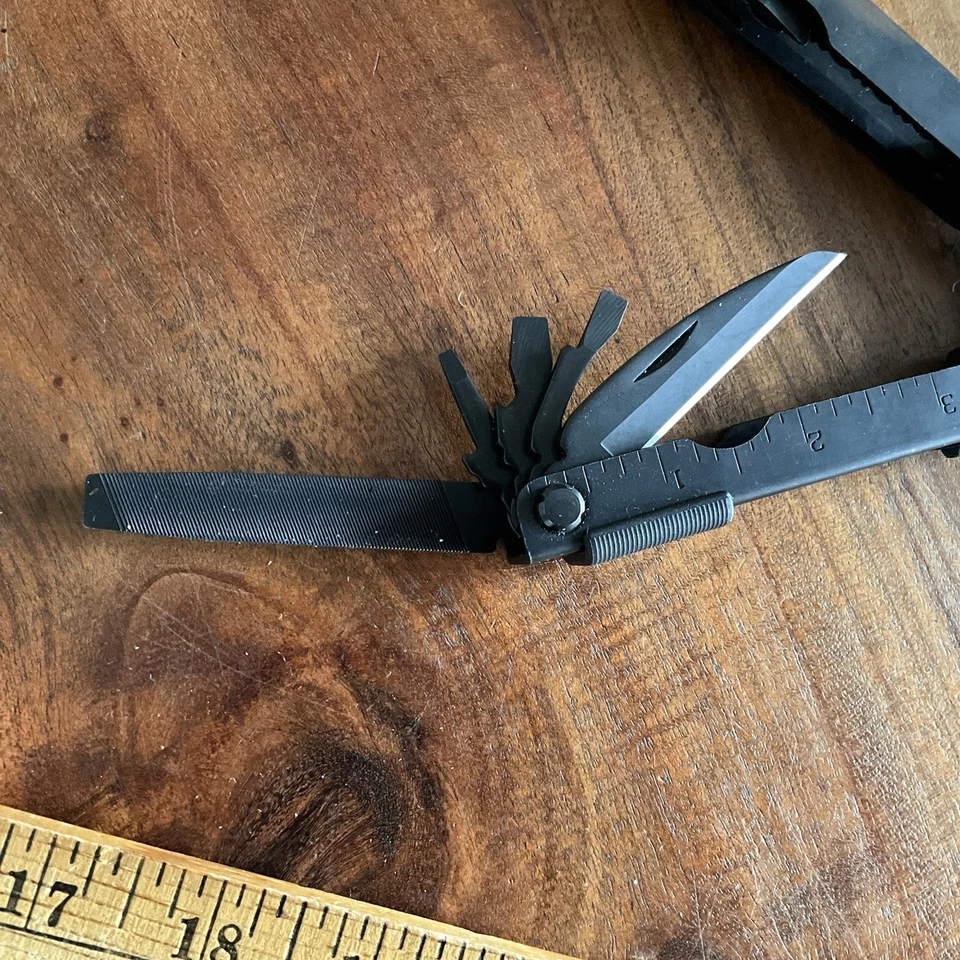 Gerber MP600 Sight Multi Tool - Black Good Condition - Image 4 of 4