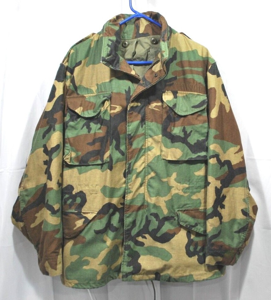US ARMY WOODLAND CAMO FIELD JACKET SIZE Mediun Regular Gem
