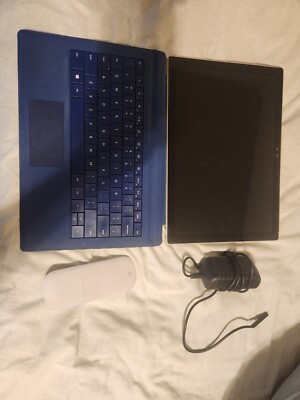 Microsoft Surface Pro 4 i5 6gen 4gb ram With Charger and keyboard