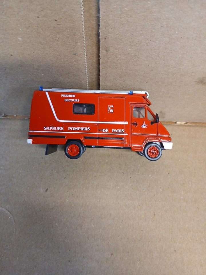 1/64 1988 PSE  Renault B 90 France FIRE - Image 3 of 4