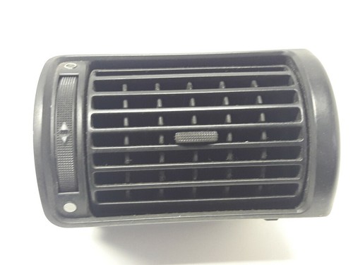 Audi A4, S4 (B5- 8D) 1996 Seitliches Luftgitter 8D1820902 GUST17491