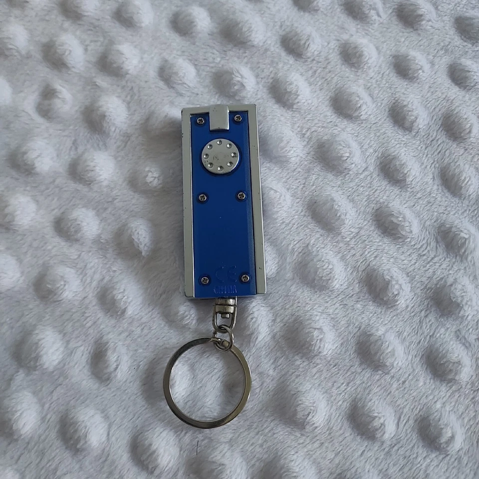 Vintage Chicago Cubs Keychain Flashlight LED Push Ring Cubbies Baseball MLB Lite - Image 3 of 4
