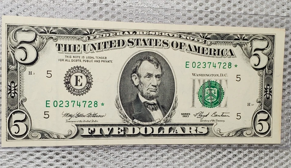 *Star* 1993 $5 Federal Reserve STAR Note Richmond, VA Uncirculated E Block - Image 3 of 4