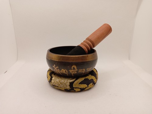 Tibetan Singing Bowl Meditation Sound Bowl Brass with Striker 10 cm