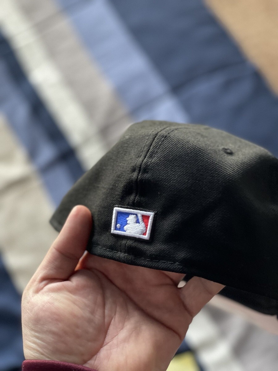 Chicago Cubs NewEra Fitted 7 1/2 2016 World Series Patch  display picture 1