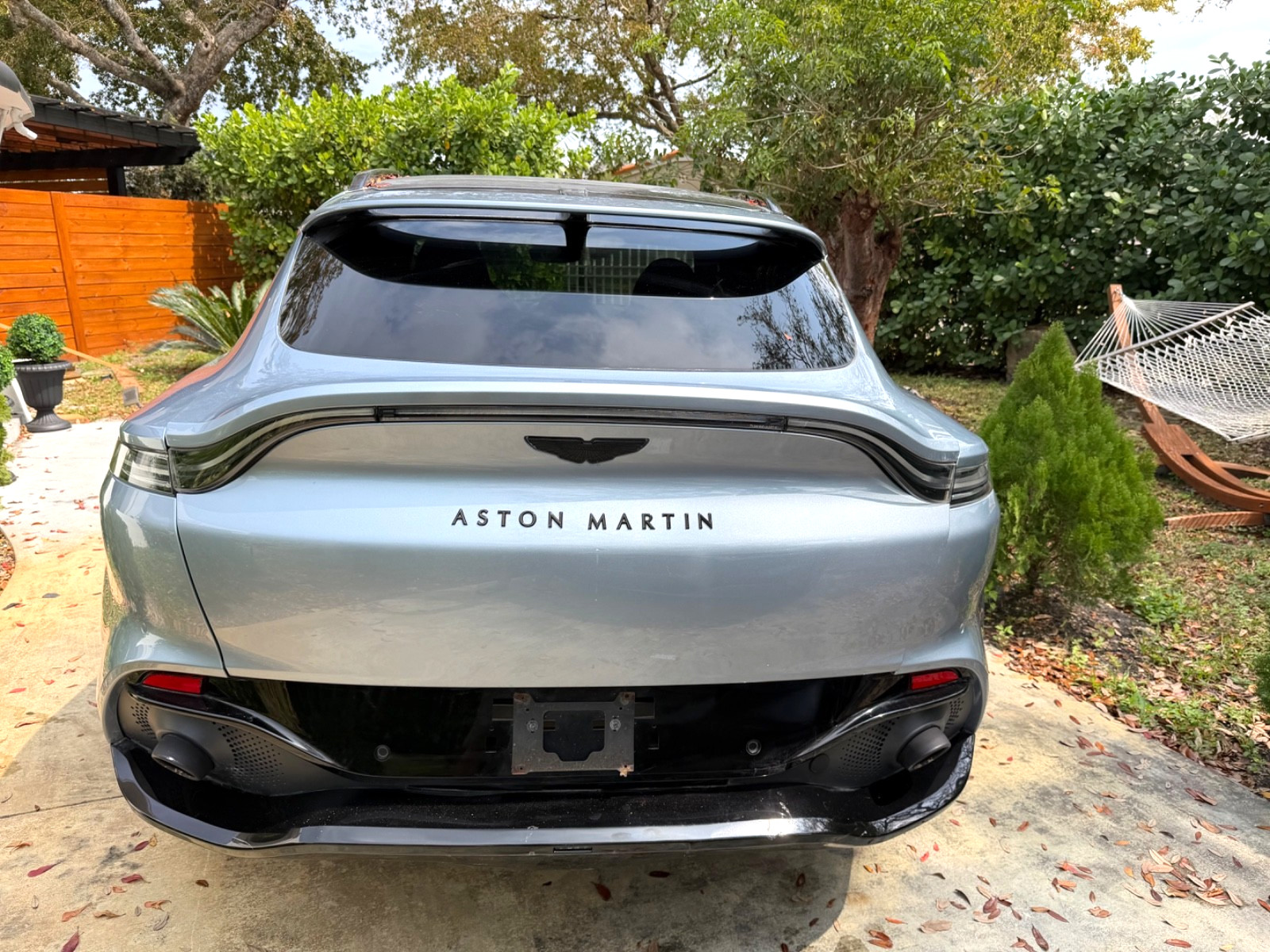 2021 Aston Martin DBX 17