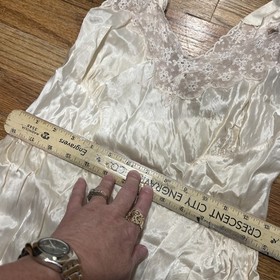 Vintage Alida 1940&rsquo;s Ivory Lace Lingerie Lace Slip Size 32 AS IS