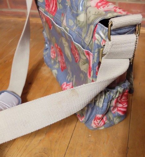 Cath Kidston Roses Baby Changing Nappy Bag Messenger - Picture 5 of 12