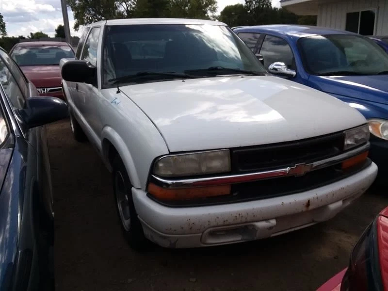 Windshield Glass With Upper Shade Band Fits 94-04 S10/S15/SONOMA 2000450 - Image 2 of 4