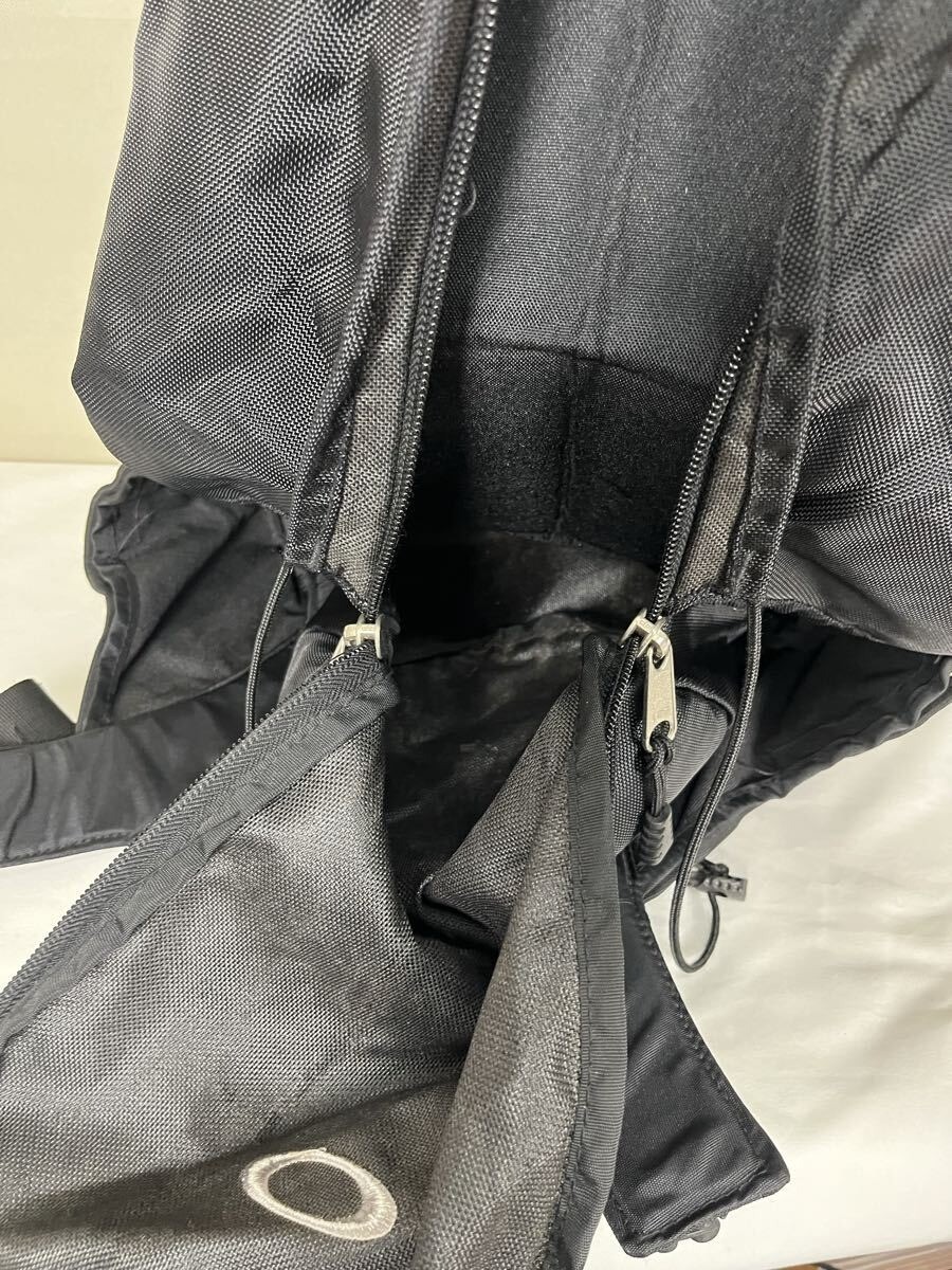 OAKLEY Icon Backpack Black Metal Logo 90s 00s Y2K Vintage Used image 6