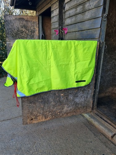 TWO 5' HI-VIz WATERPROOF EXERCISE SHEETS. KINGSHEAD AND WEATHERBEETA - Picture 8 of 14