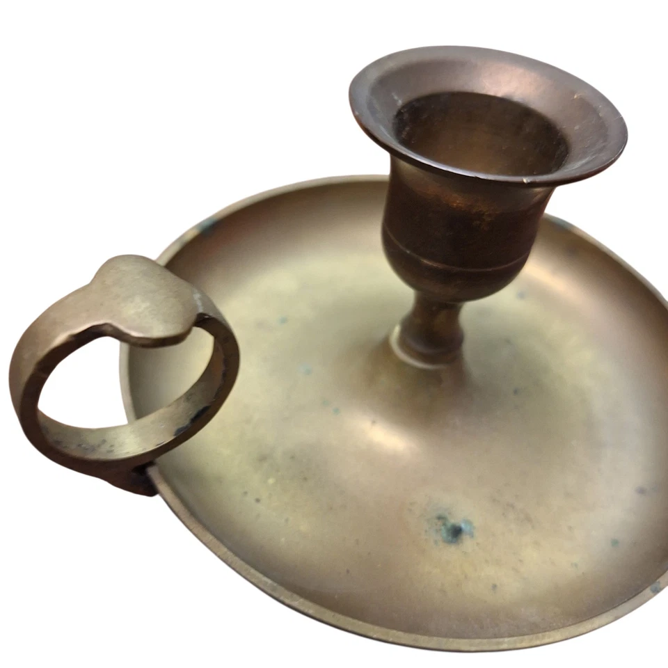 2 suportes de vela vintage latão chamberstick descanso para o polegar furo dedo gotejamento panela pátina - Imagem 4 de 4