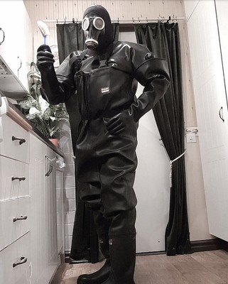 Century 4000 Chest Waders Size UK 8 Wathose mit Stahlkappe rubber