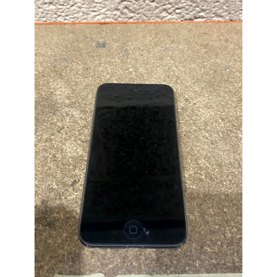 Apple iPod Touch 5th Gen A1421 MP3 Media Player 5MP 4" Touchscreen - For Parts - Image 3 of 4