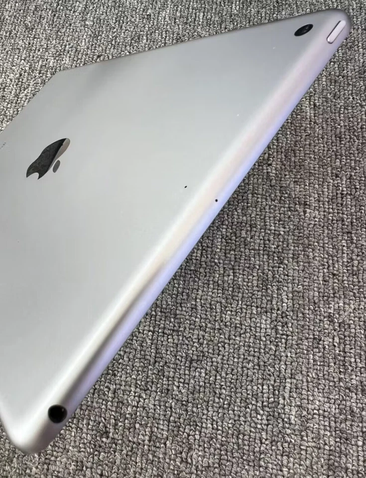 Apple iPad 6 9.7" 2018 6th Generation iOS 11.3 Apple A10 Fusion 128GB - Image 4 of 4