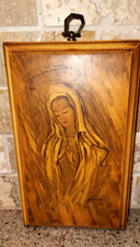 De colección. Placa de pared religiosa una imagen estilizada de la Virgen María, por Denise Comte