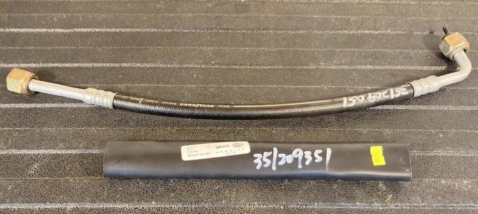 Manguera de aire acondicionado Behr - 123-830-56-15 / 351209051 - para Mercedes-Benz 240D y 220D 1968-83 Foto 2 de 4