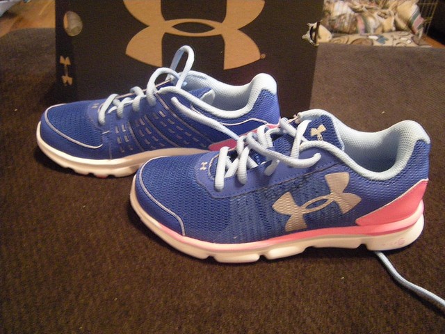 girls blue tennis shoes