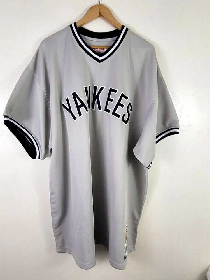 Camiseta MLB Babe Ruth NY Yankees #3 Mitchell & Ness branca cinza sólido tamanho P - Imagem 2 de 4