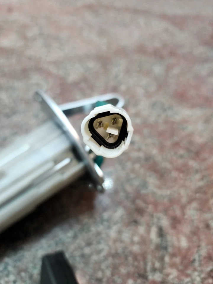 Conjunto de bomba de combustible Suzuki Hayabusa 2013-2019 OEM 15100-15H10 Foto 4 de 4