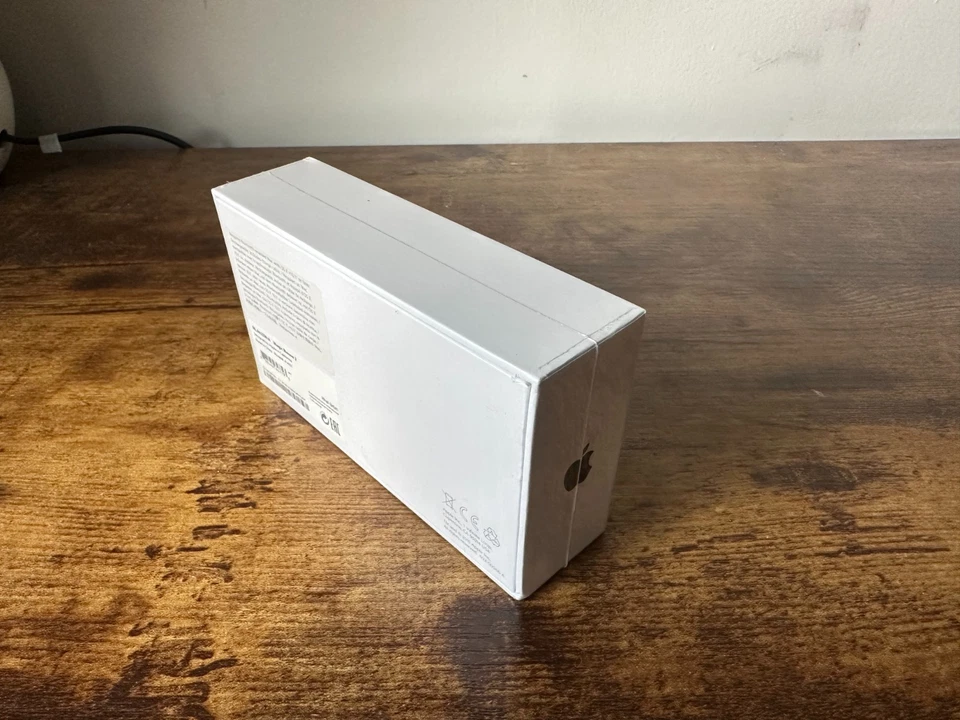 Genuine Apple Magic Mouse 2 - A1657 - Brand New Sealed - White - Image 2 of 4