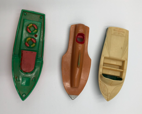 Lotto 3 barche giocattolo vintage in plastica dura 3" e 3,5" - Foto 2 di 4