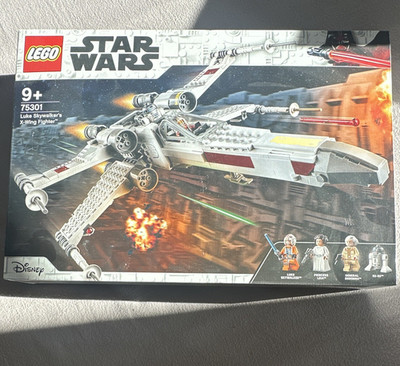 LEGO Star Wars 75301 Luke Skywalkers X-Wing Fighter Set 9+ Disney