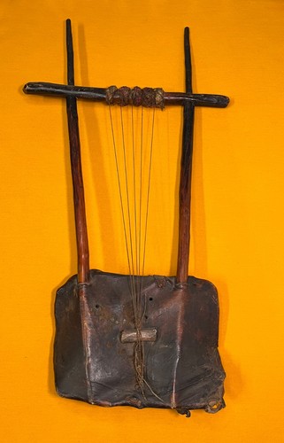 Krar. Five Stringed Lyre, Harp. Ethiopia. Mid 20th century. Stretched Cow Hide. - Picture 17 of 17