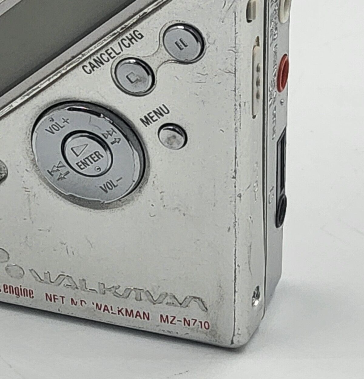 Sony Walkman Portable MiniDisc Recorder/Player MZN710 Silver. Unit