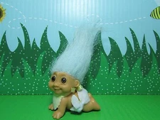 CRAWLING BABY - Russ Troll Doll - NEW STORE STOCK - Pastel Blue Hair -No Sticker
