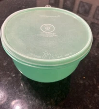 Vintage Tupperware Jadeite Green Lettuce Crisper Keeper Bowl 1424 Lid 229 Seal